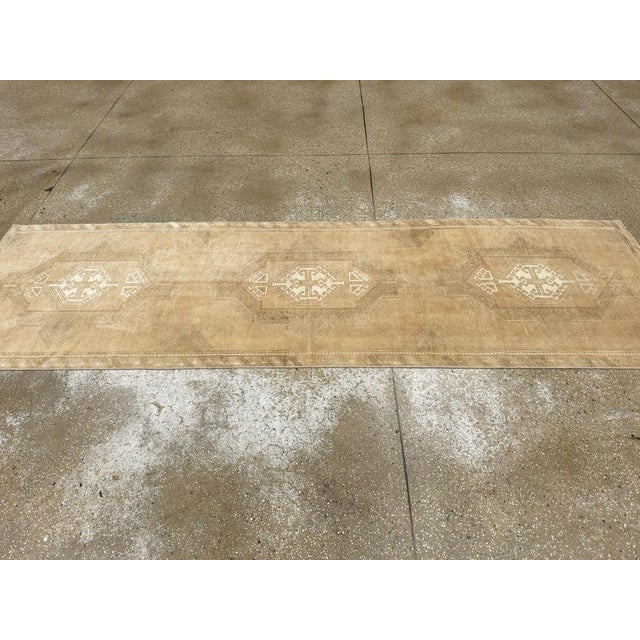 Galerie Shabab Collection Mid-20th Century Turkish Anatolian Runner For Sale In New York - Image 6 of 10