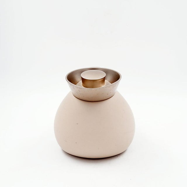 Danish furniture - Design - Vintage Measures : 14x23cm H:16cm Country of Origin DenmarkLaunched in the 1990s, this pitcher...