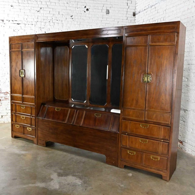 Wood Vintage Campaign Style Thomasville Furniture Mystique 3 Section Modular Queen Bed Set W/Side Armoires For Sale - Image 7 of 17