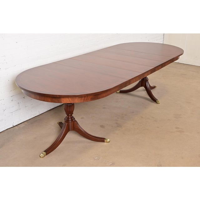 English Henkel Harris Georgian Banded Mahogany Double Pedestal Extension Dining Table, Newly Refinished For Sale - Image 3 of 14
