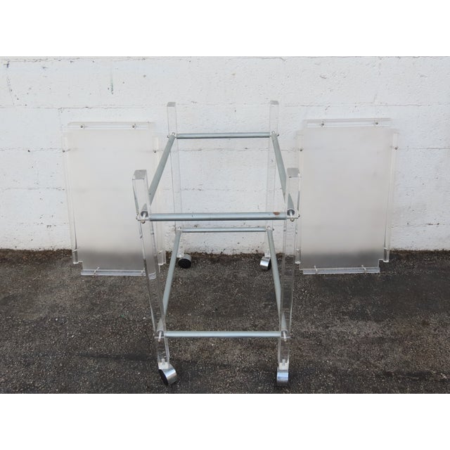 Hollywood Regency Two Tiers Lucite Tea Cart Bar With Removable Trays 6318 For Sale In Miami - Image 6 of 18