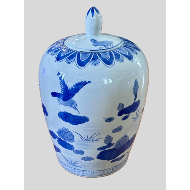Mid 20th Century Blue and White Vintage Chinoiserie Temple Jar For Sale - Image 5 of 8