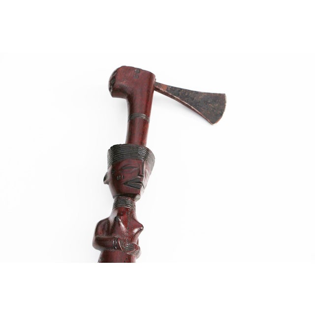 Lwena Anthropomorphic Female Axe, Angola, Mid 20th Century For Sale - Image 4 of 13