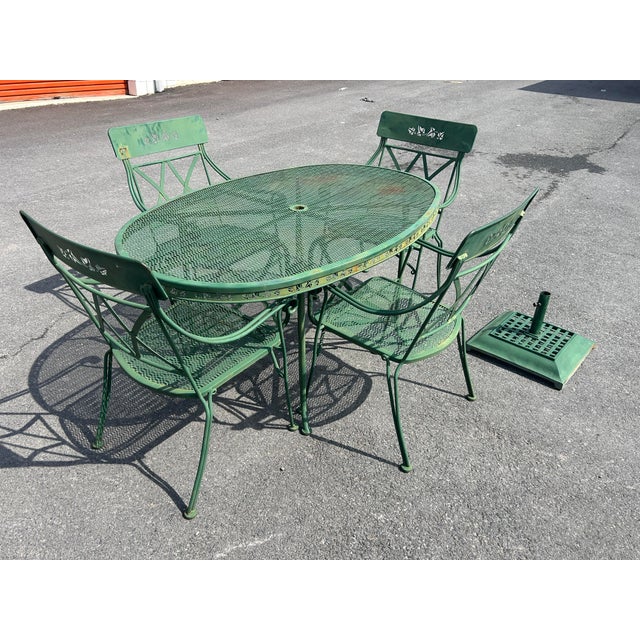1970s Vintage Wrought Iron Patio Set Table and 4 Chairs **** For Sale - Image 5 of 11