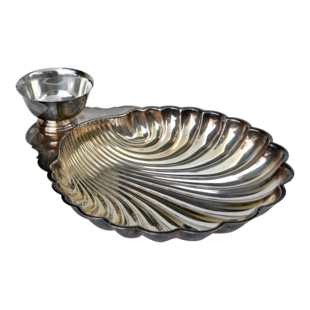 Mid-20th Century W. M. Rogers Silver Company Victorian Silverplate Clam Shell Scalloped Serving Bowl For Sale