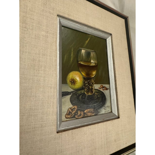 1990s Dorothy Roe Brown Oil Painting on Board – Framed Still Life of Wine Bottle & Apple For Sale - Image 5 of 10