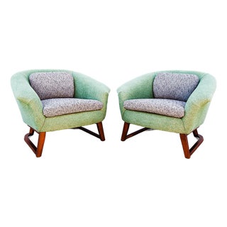 Vintage 1960s Jens Risom Mid Century Modern Barrel Lounge Chairs, Attributed For Sale