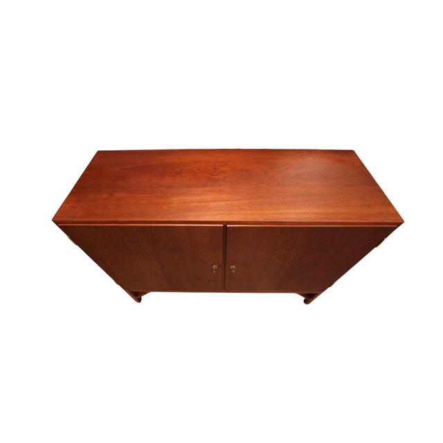 Børge Mogensen China Cabinet Model 132 in Teak by Børge Mogensen for FDB, 1960s For Sale - Image 4 of 16