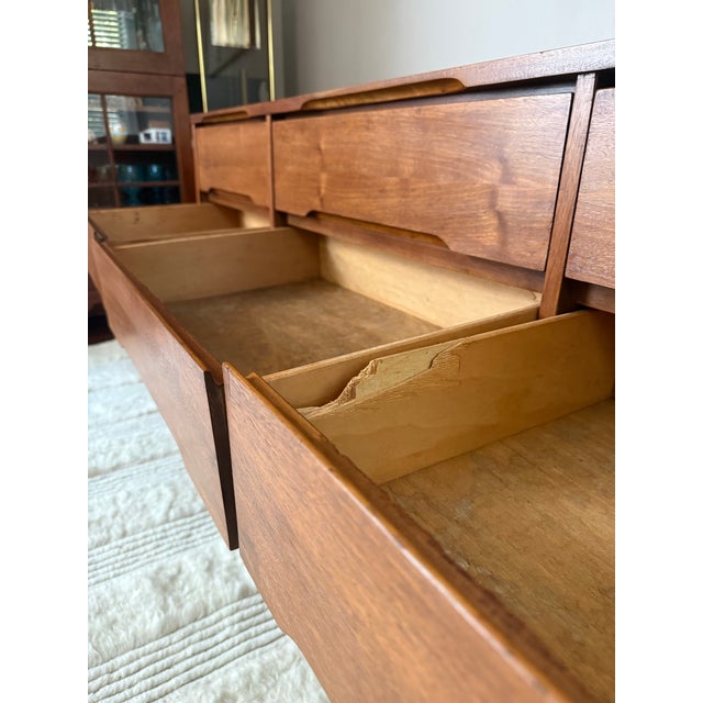 Vintage 1950s Mid Century 9-Drawer Walnut Lowboy Dresser by Stanley For Sale - Image 9 of 12