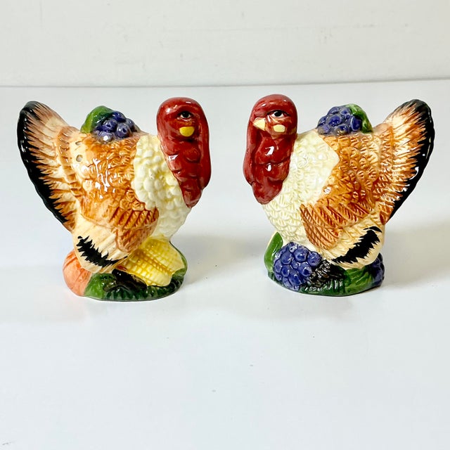 Ceramic 1960s Mid-Century Americana Boho Chic Thanksgiving Colorful Turkey Salt and Pepper Shakers - A Pair For Sale - Image 7 of 11