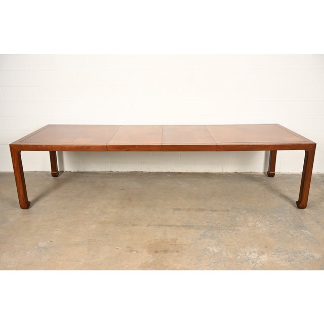 Mid-Century Modern Henredon Mid-Century Hollywood Regency Walnut Extension Dining Table, Newly Refinished For Sale - Image 3 of 15