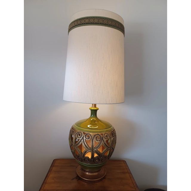 Large 1960's American Ceramic Table Lamp With Inner Light For Sale - Image 12 of 13