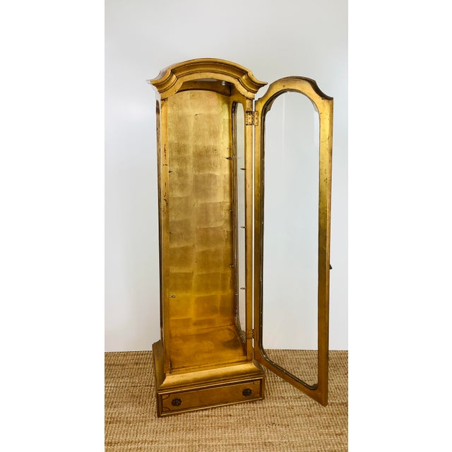 Vintage Hollywood Regency Gold Leaf Glass Display Case / Cabinet For Sale - Image 9 of 12