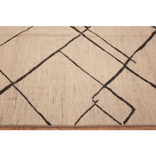 Early 21st Century Nazmiyal Collection Contemporary Minimalist Area Rug For Sale - Image 5 of 6