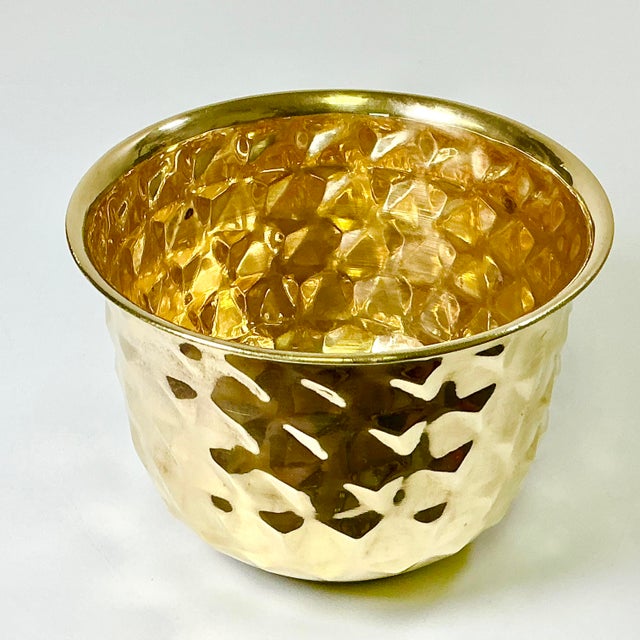 Metal Mid-Century Boho Chic Hollywood Regency Arts & Crafts Medium Textured Round Brass Planter For Sale - Image 7 of 10