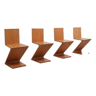 Zig Zag Chairs by Gerrit Rietveld for Cassina, 1980s, Set of 4 For Sale