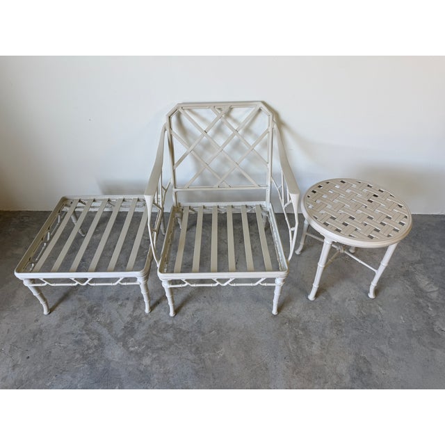 This elegant vintage outdoor furniture set by Brown Jordan from the iconic Calcutta collection features timeless design...