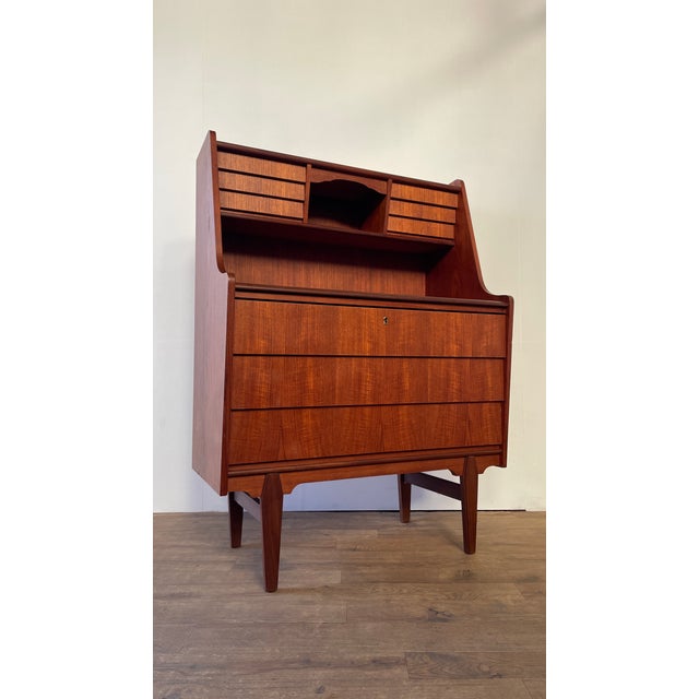 1960s Mid-Century Danish Teak Bureau with Pull-Out Desk and Drawers, 1960s For Sale - Image 5 of 18
