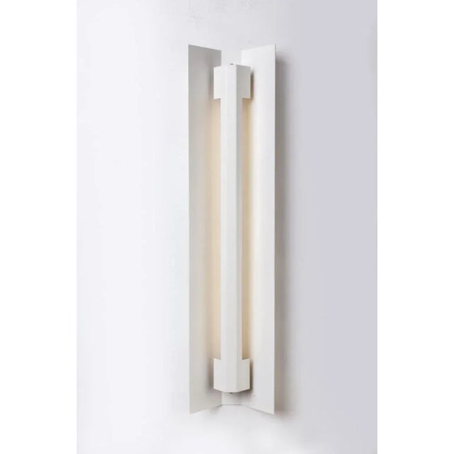 Small misalliance ral pure white wall light by lexavala dimensions: d 16 x w 70 x h 8 cm materials: powder coated...