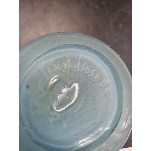 1984 Opalescent Blue Vase, Signed Peter Voss For Sale - Image 4 of 4