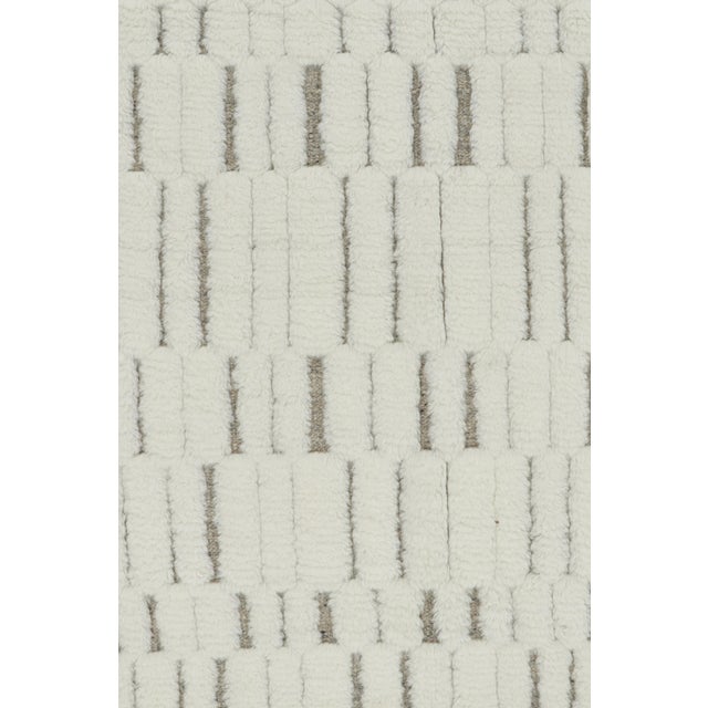 Contemporary Rug & Kilim’s Contemporary Rug in White with High-Low Geometric Patterns - 3x14 For Sale - Image 3 of 7