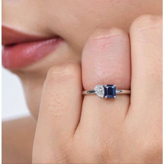 Natural 0.69cts blue sapphire & 0.26 cts diamond ring in 14k gold For Sale - Image 12 of 18