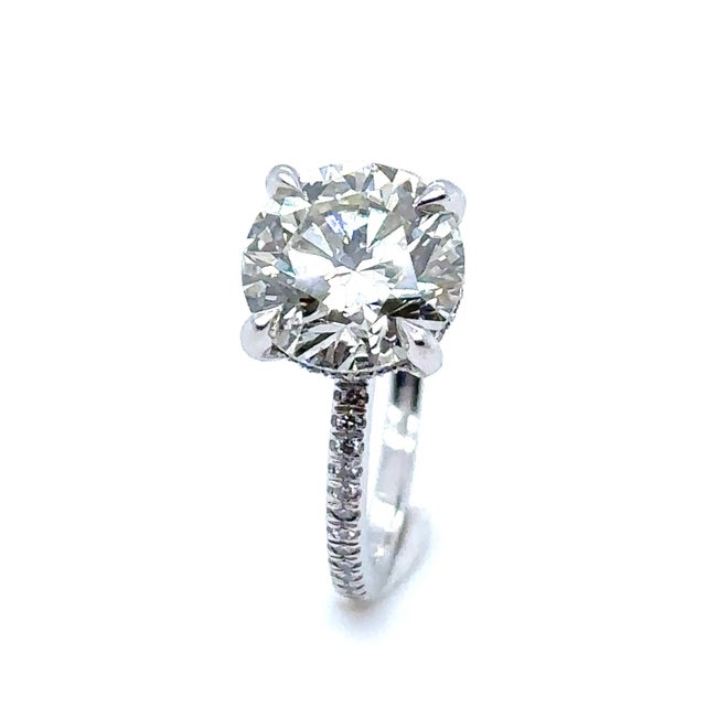 18ct White Gold Round Brilliant Cut Diamond Ring 4.42ct 5.42g, Size 6.75 For Sale - Image 4 of 9