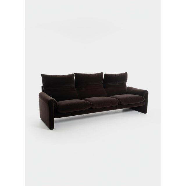 A synthesis of design genius, entrepreneurial intuition, and Italian craftsmanship, this sofa is an international...
