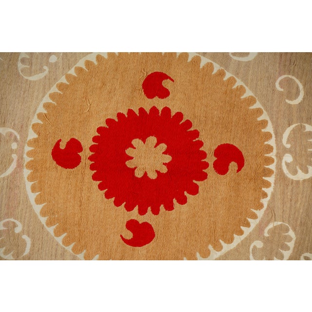 Suzani Tablecover – Red Terracotta Beige Wall Decor 4'1'' X 4'2'' For Sale In New York - Image 6 of 10