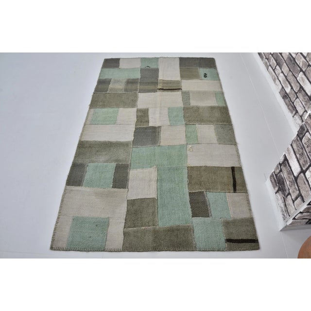 Green Vintage Handmade Oushak Rug, 1960s For Sale - Image 8 of 10