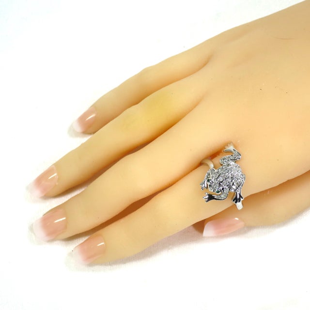 Mid-Century Modern Vintage 1970s Designer White Gold & Cz Frog Ring For Sale - Image 3 of 7