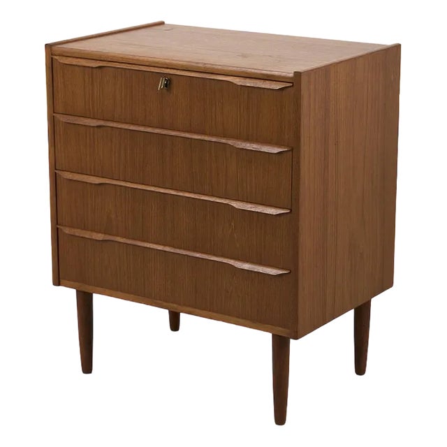 Vintage Chest of Drawers in Teak For Sale