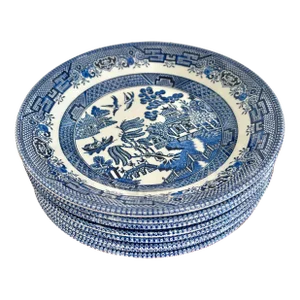 1990s English Chinoiserie Earthenware Blue Willow Soup Bowls- Set of 8