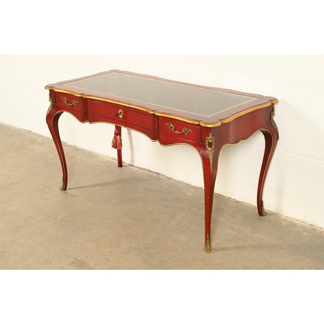 French Provincial John Widdicomb French Louis XV Red Lacquered Leather Top Bureau Plat Desk With Mounted Bronze Ormolu For Sale - Image 3 of 13