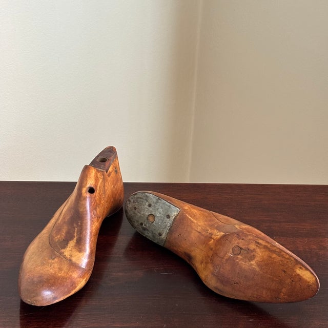 Early 20th Century Circa 1900 Wooden Cobbler's Shoe Lasts -- A Pair For Sale - Image 5 of 18