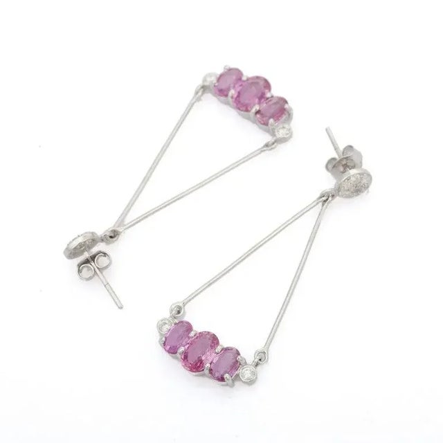 Art Deco Art Deco Oval 3.48ct Natural Pink Sapphire 18k Gold Drop Earrings- A Pair For Sale - Image 3 of 9