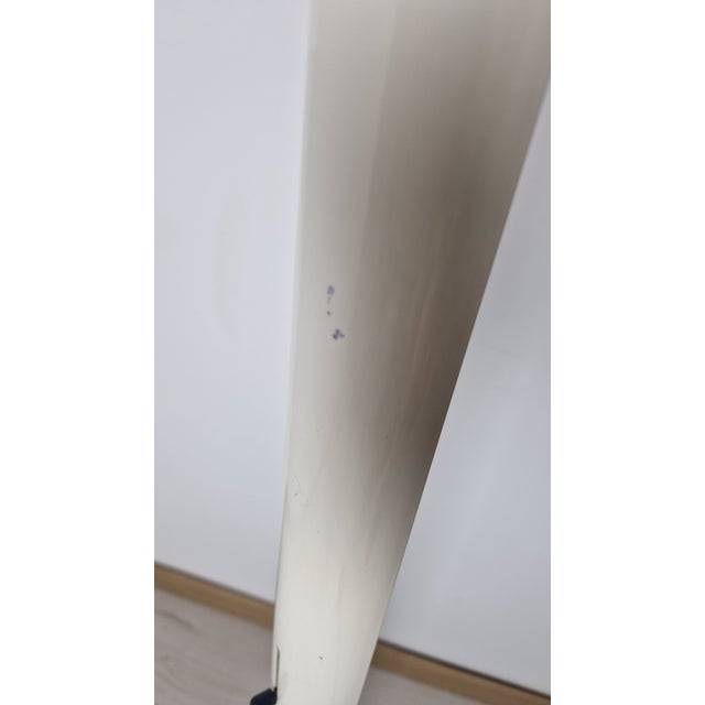 Mid-Century Modern Vintage Floor Lamp in White Metal by Gianfranco Frattini for Luci, 1970s For Sale - Image 3 of 12