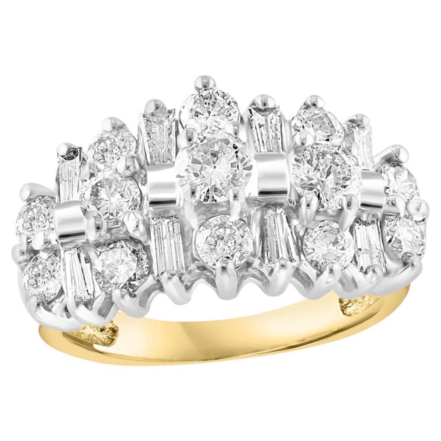 2.8 Carat Round & Baguettes Diamond Ring in 14 Karat White Gold Size 6 For Sale - Image 15 of 18
