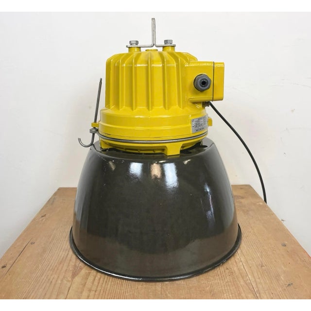 Industrial Yellow Explosion Proof Lamp with Black Enameled Shade from Elektrosvit, 1990s For Sale - Image 14 of 18