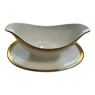 Vintage Hutschenreuther Selb Bavaria Classica Gravy Boat Attached Underplate Gold Trim Pasco For Sale