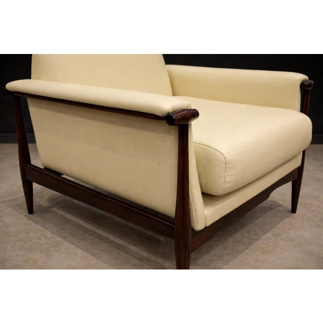 Wood Pair of Brazilian Modern Armchairs in Rosewood and Leather, Liceu De Artes E Ofícios, 1960s For Sale - Image 7 of 13