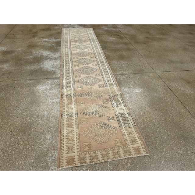 Salmon Galerie Shabab Collection Mid-20th Century Turkish Anatolian Runner For Sale - Image 8 of 10