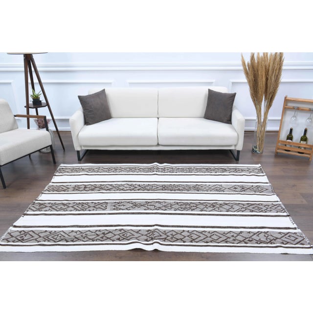 Boho Chic Vintage Turkish Oushak Handmade Wool Cotton White Kilim Area Rug For Sale - Image 3 of 11