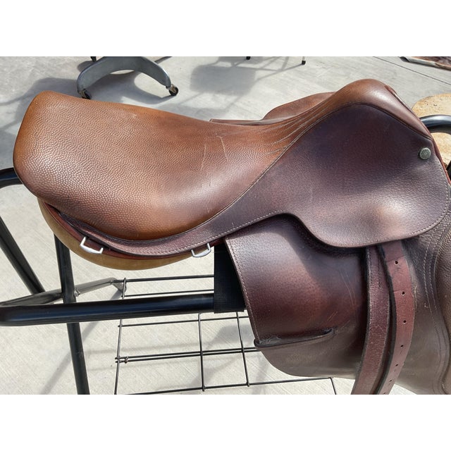 Vintage Crosby Olympic Works English Close Contact Saddle, Made in England For Sale - Image 4 of 15