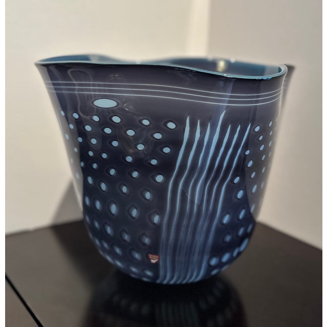 Large Signed 1993 Gunnar Cyrén for Orrefors Cobalt Blue Handkerchief Art Glass Centerpiece Bowl For Sale In Los Angeles - Image 6 of 15