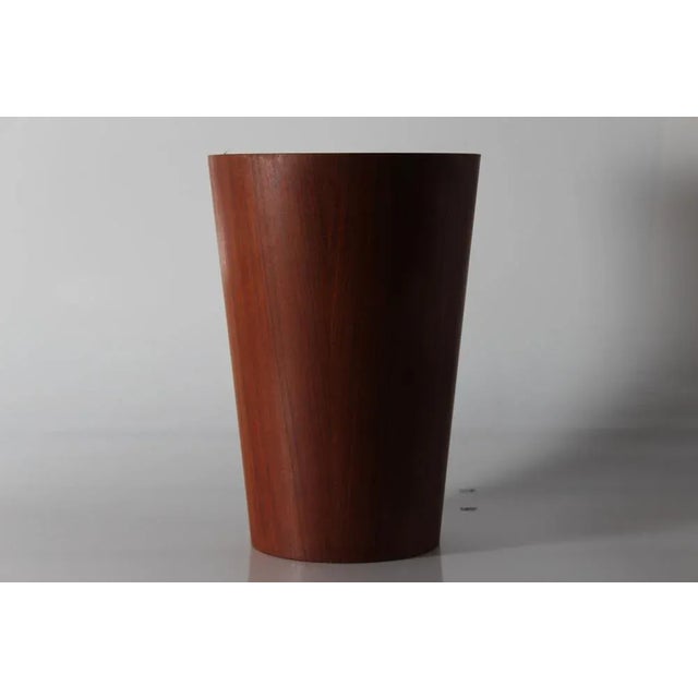 Mid-Century Modern Conical Wastepaper Basket in Teak Veneer by Martin Åberg for Servex, Sweden, 1960s For Sale - Image 3 of 10