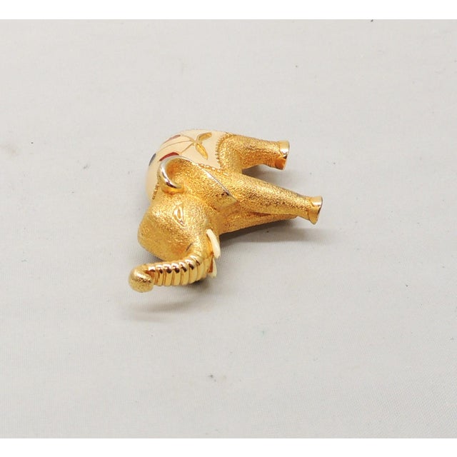 Vintage 1960s Signed Jomaz Goldtone Enamel Elephant Brooch For Sale - Image 4 of 7