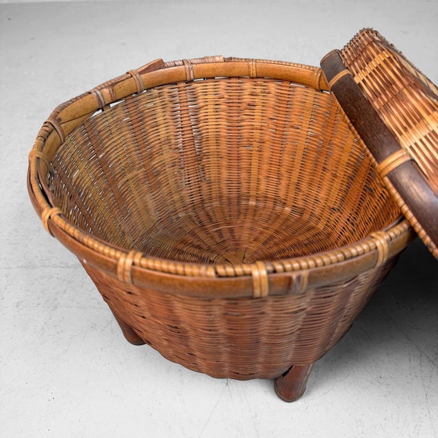 Japanese Bamboo Matsuura Basket with Lid, 1950s For Sale - Image 4 of 13