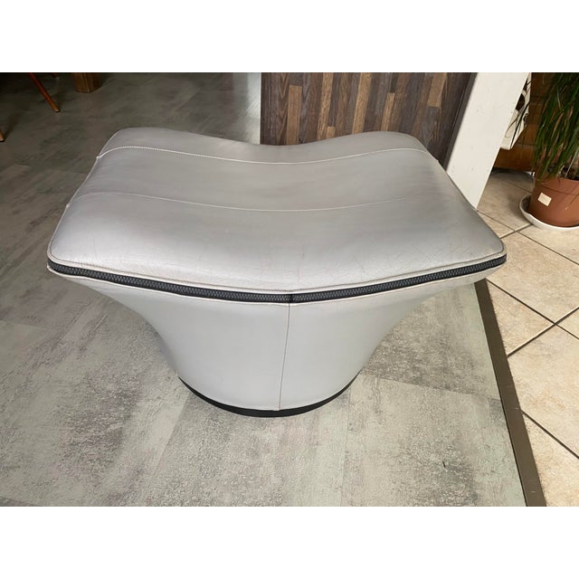 Set of Mantis Swivel Lounge Chair and Leather Ottoman by Gerard Van Den Berg, 1970s For Sale - Image 17 of 18