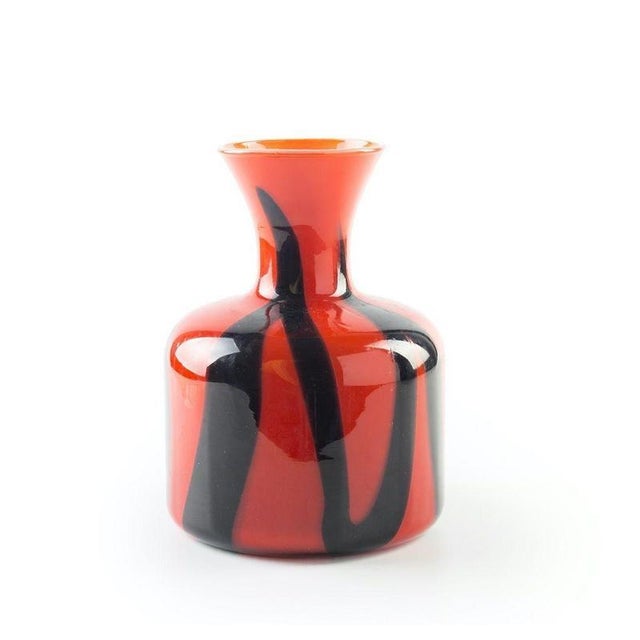 Red and Black Glass Vase, Northern Europe, 1980s For Sale - Image 3 of 3